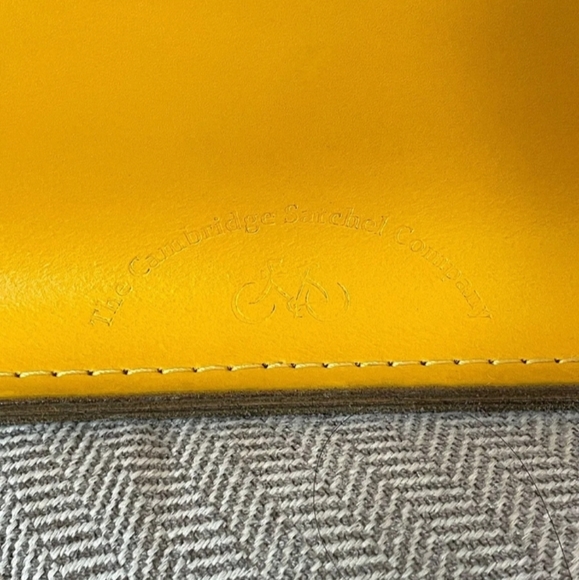 Cambridge Small Yellow Small Box Leather  Crossbody/Shoulder Bag  Silver Zip - Picture 11 of 11